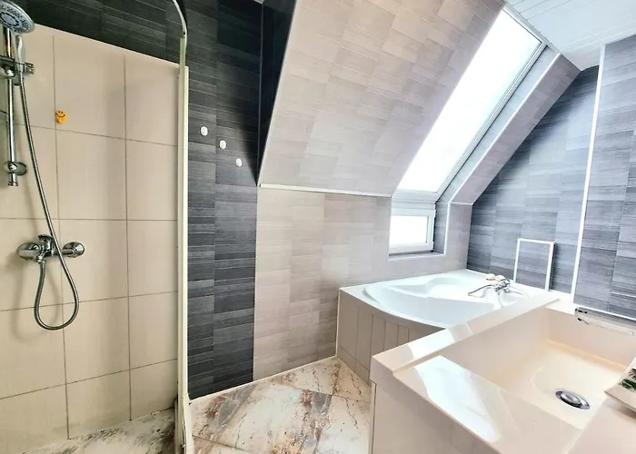 Sea Star Studio-to The Sea Garden *