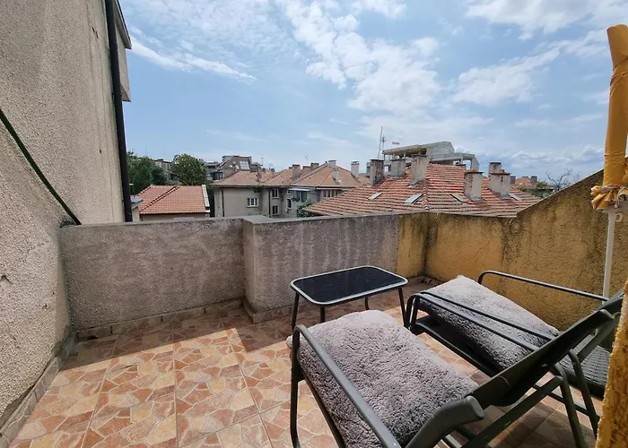 Sea Star Studio-to The Sea Garden