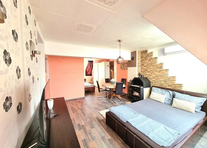 Sea Star Studio-to The Sea Garden *